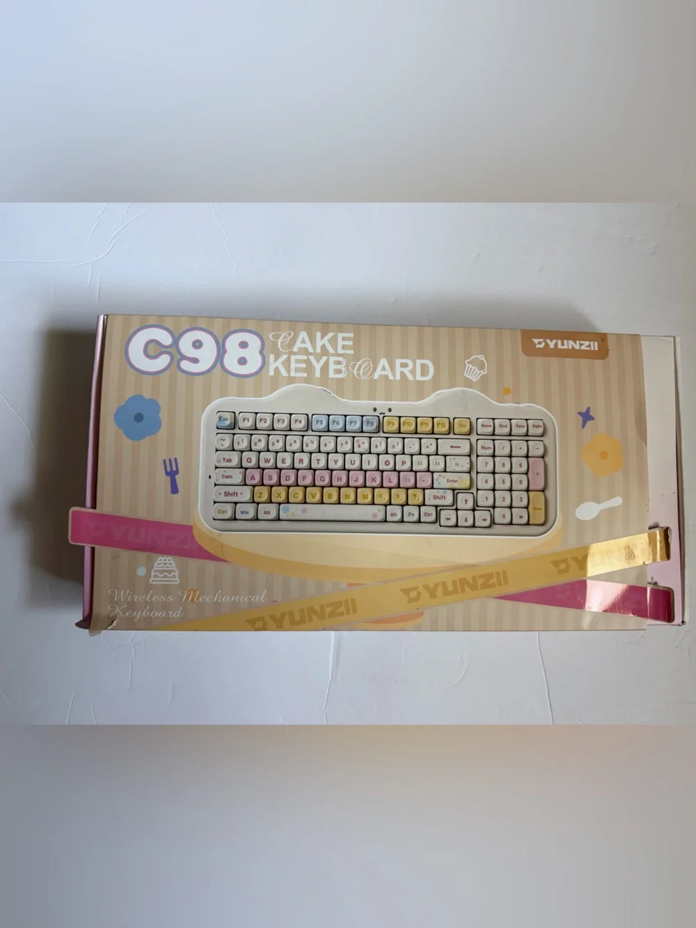 Yunzii C98 Beige Pastel Keyboard Cake Cat Wireless Mechanical Candy Switches